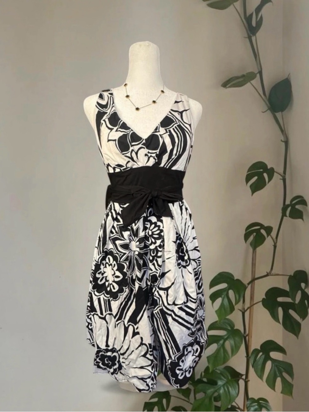 Y2K B. Smart Black & White Floral Mini Dress